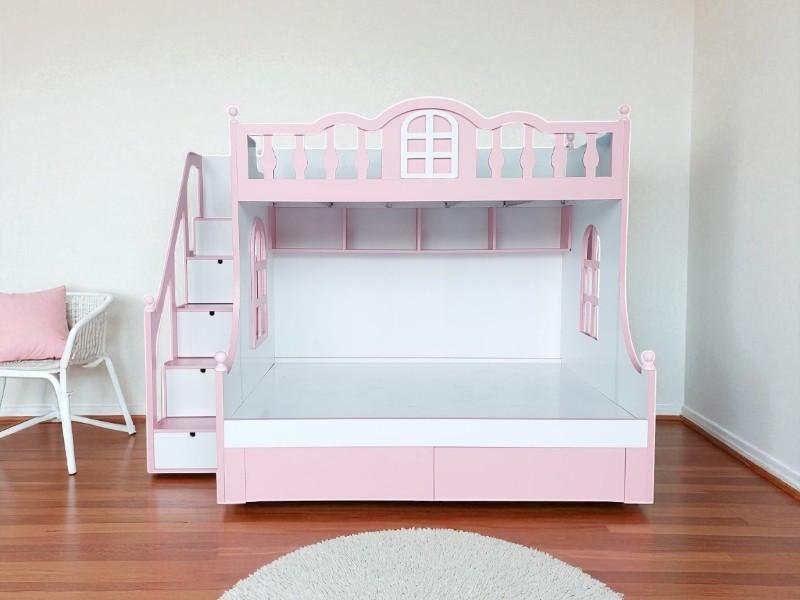 Cách sắp xếp đồ chơi trên giường tầng gọn gàng