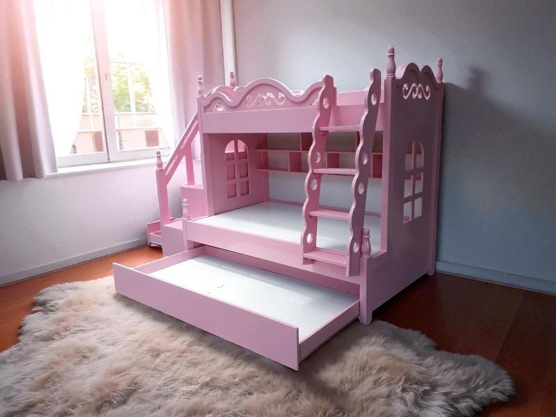 Mẹo dạy bé tự giác dọn dẹp giường tầng của mình